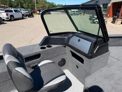 2026 Lund 1875 IMPACT XS — photo 12 view