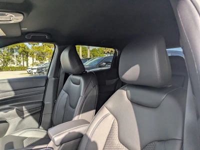 2026 Jeep Compass — photo 11 view