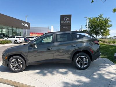 2026 Hyundai Tucson Hybrid - Photo 2