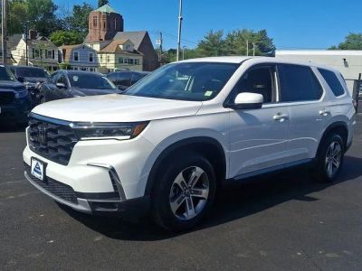 2025 Honda Pilot — rear three-quarter view