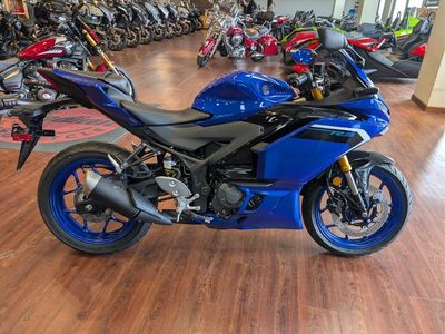 2025 Yamaha YZF-R3 - Photo 1