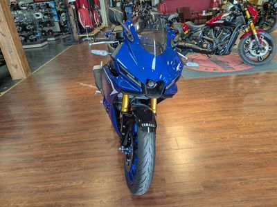 2025 Yamaha YZF-R3 - Photo 3