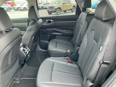 2026 Kia Sorento — photo 17 view