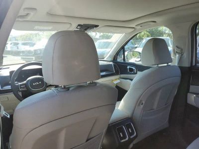 2025 Kia Sorento — photo 10 view