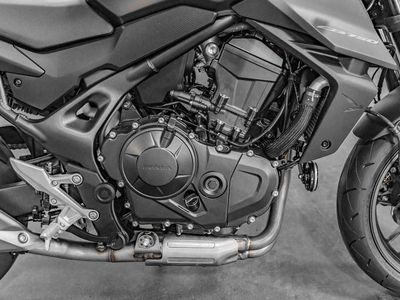 2025 Honda CB750 Hornet - Photo 11