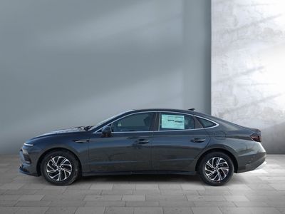 2026 Hyundai Sonata Hybrid — detail view