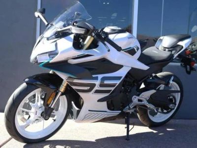 2026 CFMOTO 450SS — front three-quarter view