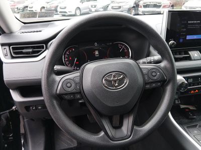 2024 Toyota RAV4 - Photo 12