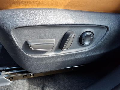 2026 Toyota Highlander Hybrid - Photo 10