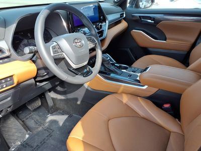 2026 Toyota Highlander Hybrid - Photo 9
