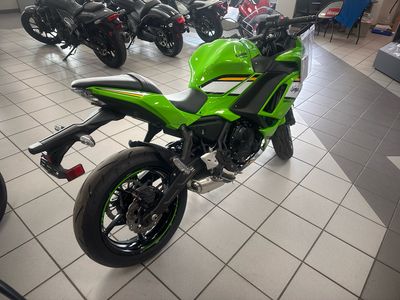2025 Kawasaki Ninja 650 KRT Edition ABS - Photo 4