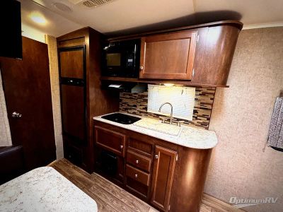 2016 Venture RV Sonic — detail view