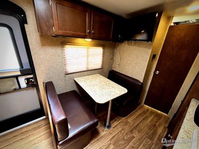 2016 Venture RV Sonic — photo 9 view