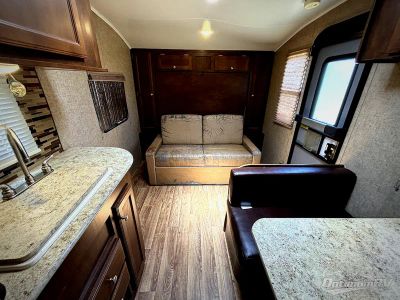 2016 Venture RV Sonic — interior view