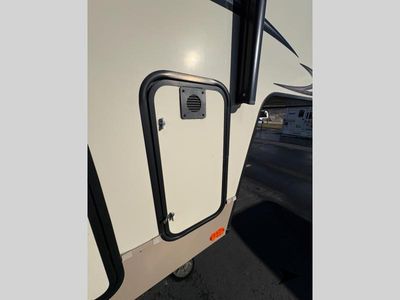 2017 Forest River RV Rockwood Signature Ultra Lite - Photo 19