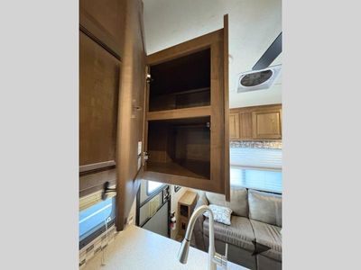 2017 Forest River RV Rockwood Signature Ultra Lite - Photo 33