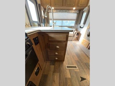 2017 Forest River RV Rockwood Signature Ultra Lite - Photo 39