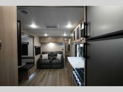 2022 Coachmen RV Freedom Express - Photo 3