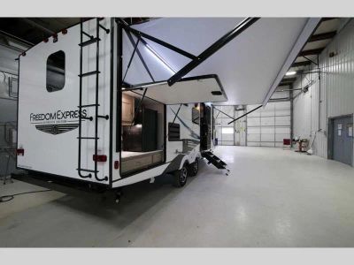 2022 Coachmen RV Freedom Express - Photo 5