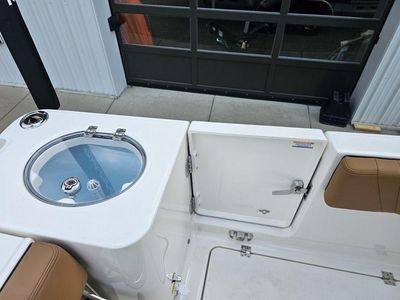 2025 Robalo R250 - Photo 8