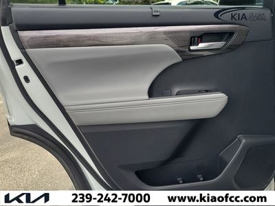 2021 Toyota Highlander - Photo 17