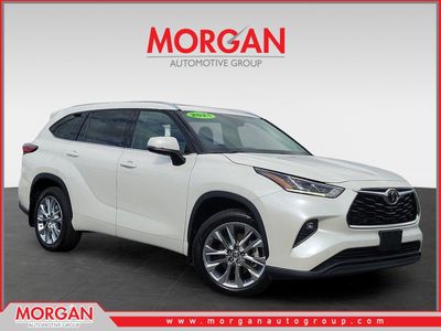 2021 Toyota Highlander - Photo 1