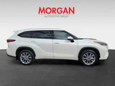 2021 Toyota Highlander - Photo 2
