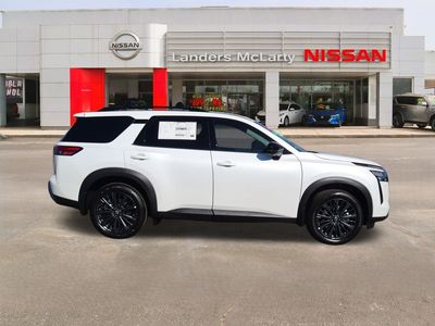 2026 Nissan Pathfinder - Photo 2