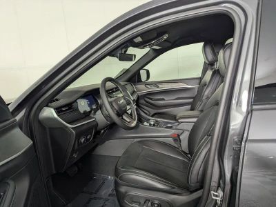 2026 Jeep Grand Cherokee — photo 10 view