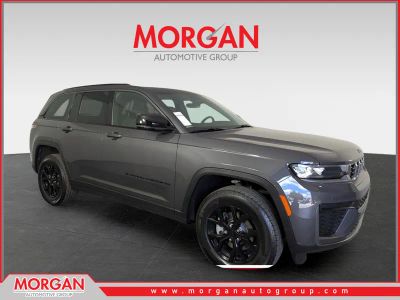 2026 Jeep Grand Cherokee Laredo in Gray — front three-quarter view