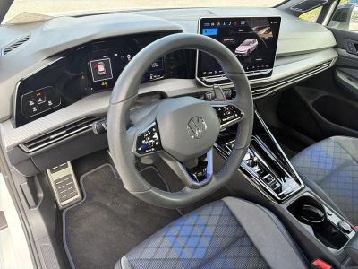 2025 Volkswagen Golf R — photo 15 view