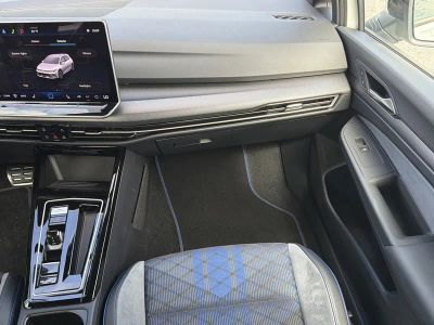 2025 Volkswagen Golf R — photo 17 view