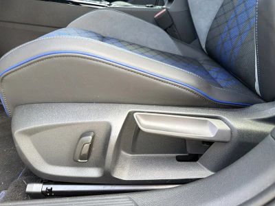 2025 Volkswagen Golf R — photo 22 view