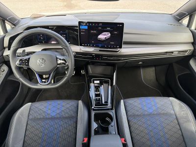 2025 Volkswagen Golf R — photo 12 view