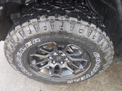 2025 Ram 1500 — photo 10 view