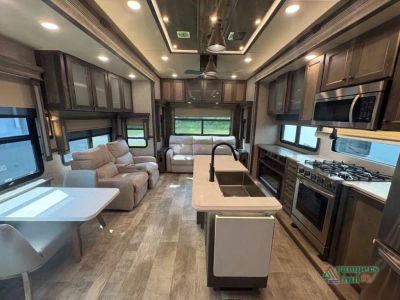 2023 VanLeigh RV Beacon — photo 9 view