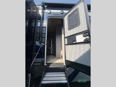 2023 VanLeigh RV Beacon — photo 8 view