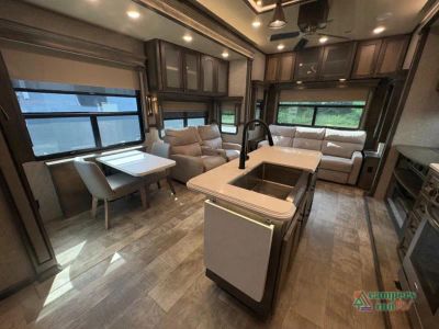 2023 VanLeigh RV Beacon — photo 13 view