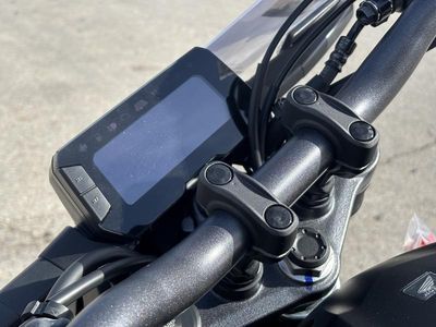 2025 Honda CB300R - Photo 15