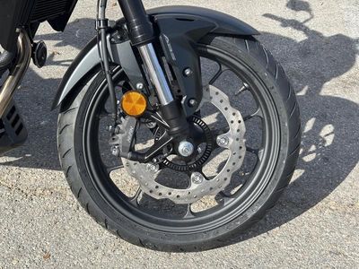 2025 Honda CB300R - Photo 9