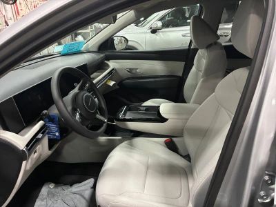 2026 Hyundai Tucson Hybrid — photo 9 view