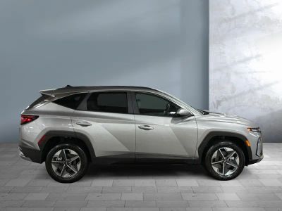 2026 Hyundai Tucson Hybrid — photo 7 view