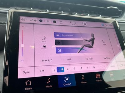 2025 Jeep Grand Cherokee — engine compartment view