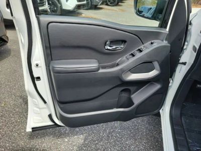 2026 Nissan Frontier — detail view