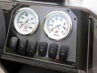 2025 Lund 1650 Angler SS — photo 9 view