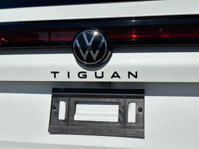 2026 Volkswagen Tiguan — photo 11 view