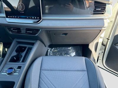 2026 Volkswagen Tiguan — photo 18 view