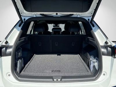 2026 Volkswagen Tiguan — photo 12 view