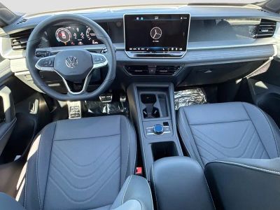 2026 Volkswagen Tiguan — photo 16 view