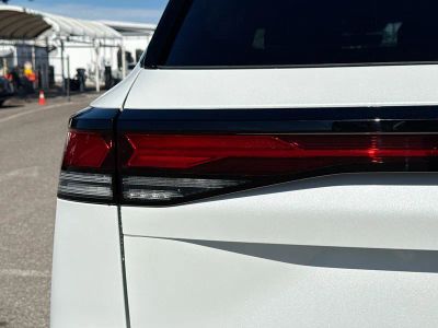 2026 Volkswagen Tiguan — photo 10 view